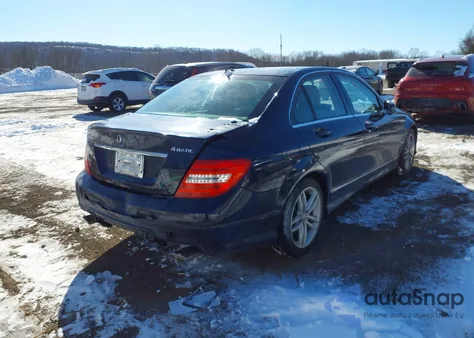 2014 Mercedes-Benz C 300 Sport 4Matic из США, поврежденный, VIN WDDGF8AB8ER323040